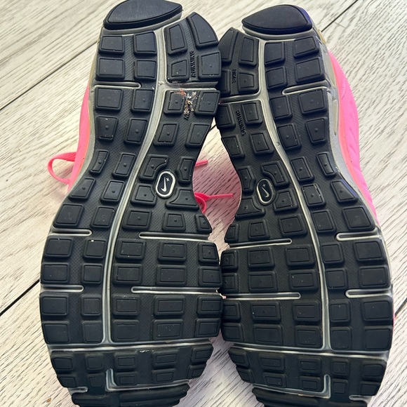 Nike Pink and Gray Air Max Athletic Shoes Size 8 - Picture 9 of 10